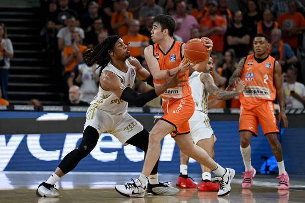 维克托伤情 维克托伤情